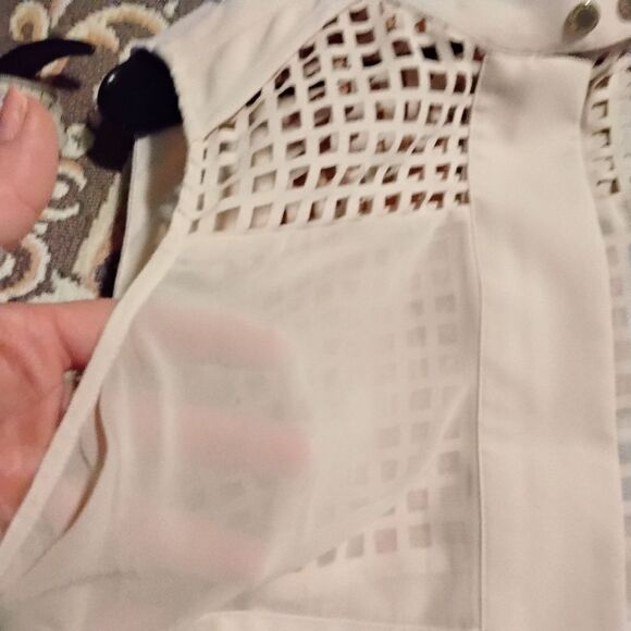 Black Label Sleevless see through top - Picture 6 of 7